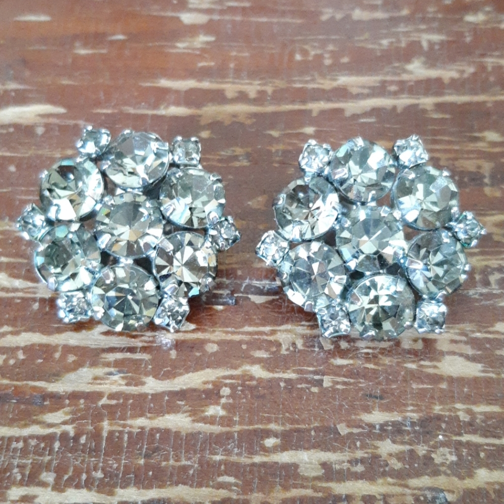 VINTAGE Weiss Black Diamond Clip on Earrings